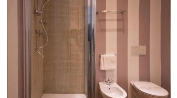 Bagno con box doccia
