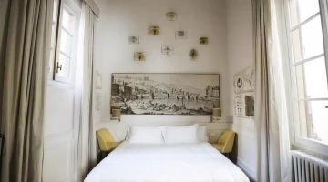 Double bed in superior room