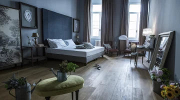 Suite with designer furnishings