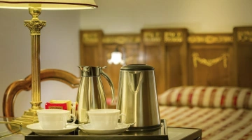 Tea and coffee making set