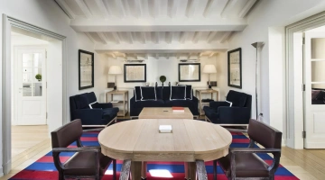 Living room of the Leonardo da Vinci Premiere Suite