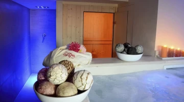 Spa avec bain turc, sauna et piscine d&#39;hydromassage