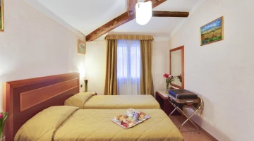 Chambre double avec deux lits séparés