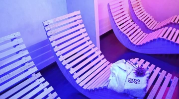 Relaxation loungers in the wellness center