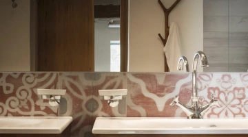 Salle de bain privée avec double vasque