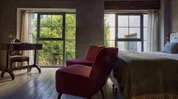 Chambre supérieure avec vue sur la cour