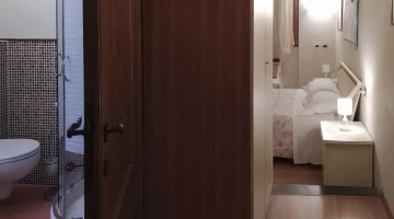 Chambre avec salle de bain privée