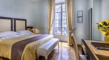 Classic room with view of the cathedral