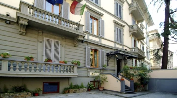 Internal courtyard and entrance