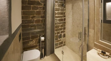 Private bathroom, superior room