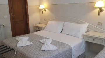 Doppelzimmer mit Handtuchset