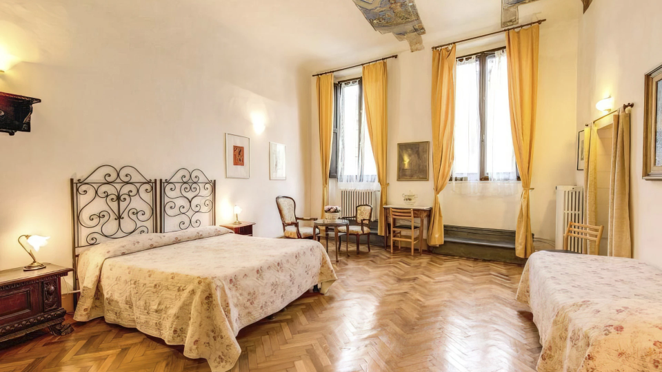 Triple room with private bathroom