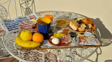 Frühstück auf der Terrasse