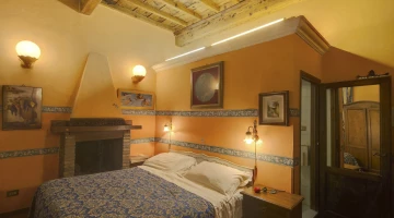 Double bedroom with fireplace