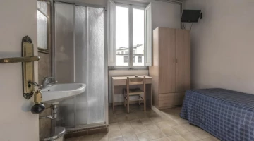 Camera singola con bagno privato