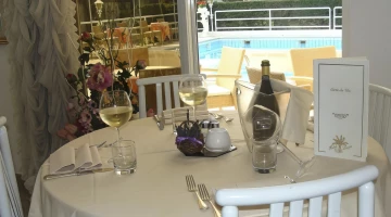 Detail of the restaurant