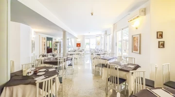 Restaurant hall