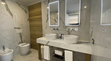 Salle de bain privée avec double vasque