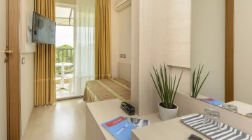 Chambre simple avec balcon