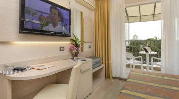 Chambre double supérieure avec TV et bureau