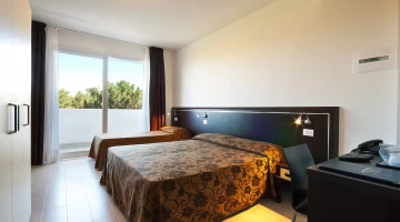 Comfort triple room with balcony