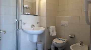 Private facilities with shower box