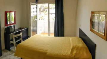 Doppelzimmer mit eigenem Balkon
