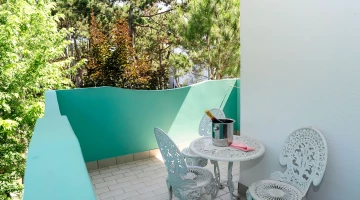 Rooms with furnished balcony