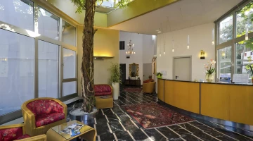 Hall con banco reception