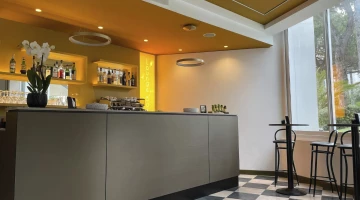 Lounge bar