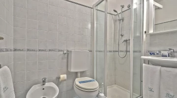 Bagno privato con box doccia