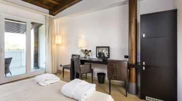 Superior Doppelzimmer mit TV und Schreibtisch