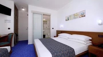 Camera tripla con bagno privato