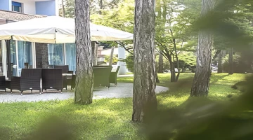 Giardino arredato