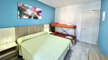 Quadruple room with bunk beds