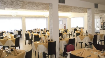 Restaurant hall