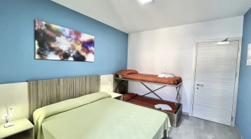 Quadruple room with bunk beds