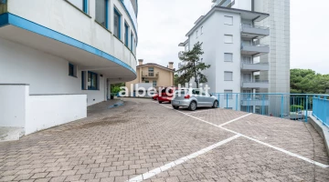 Hotel parking