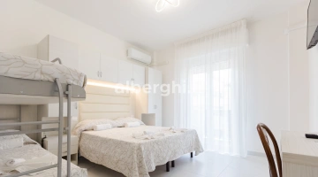Chambre Quadruple Corallo au New Hotel Angela Misano