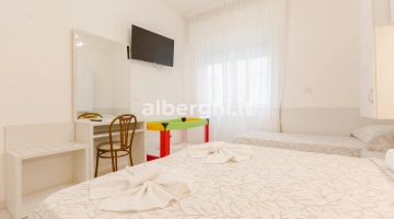 Chambre Triple Intelligente au New Hotel Angela Misano