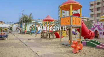 Jeux d'enfants sur la plage