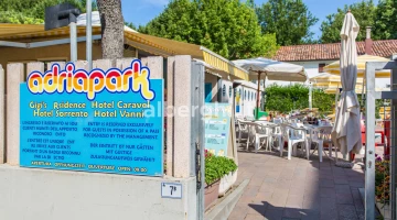 Piscine à 250m de la structure &quot;adriapark&quot;