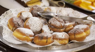 Large choix de petit-déjeuner sucré et salé