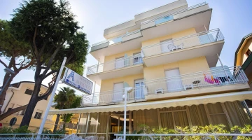 Façade de l&#39;hôtel (côté Via Leoncavallo)