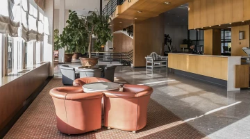 FlyOn Hotel & Conference Center