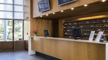 Reception open 24 hours a day