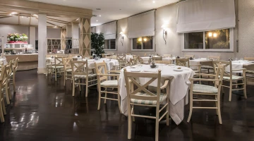 Restaurant hall