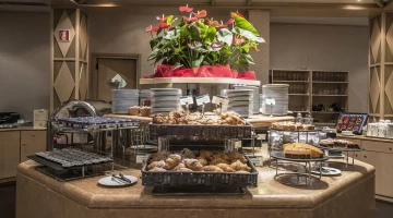 Breakfast buffet with sweet and savoury options