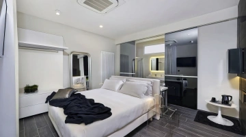 Hotel Metropolitan & Met's Apartment 