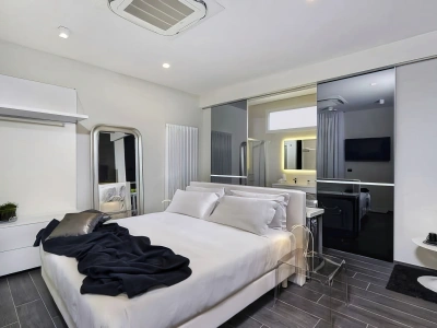 Hotel Metropolitan & Met's Apartment 